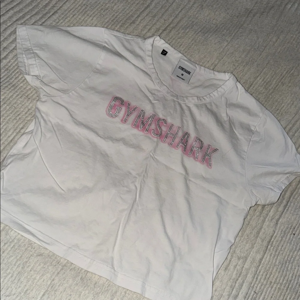Gymshark Tee with Pink Accents - Picture 3 of 4